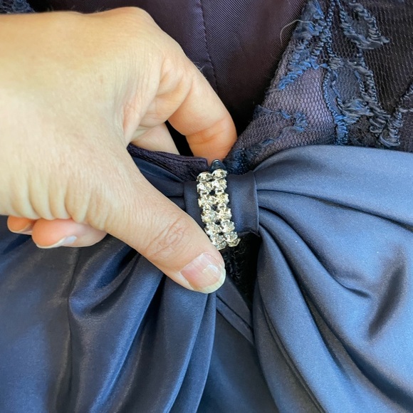 Vintage navy lace Sweetheart Neckline bow back cocktail Dress - women’s Size 4 - Picture 5 of 6